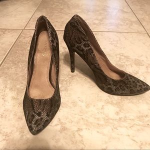 Bakers Pointed Toe Pumps
